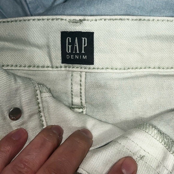 NWOT gap mint green button up shorts - Picture 3 of 4